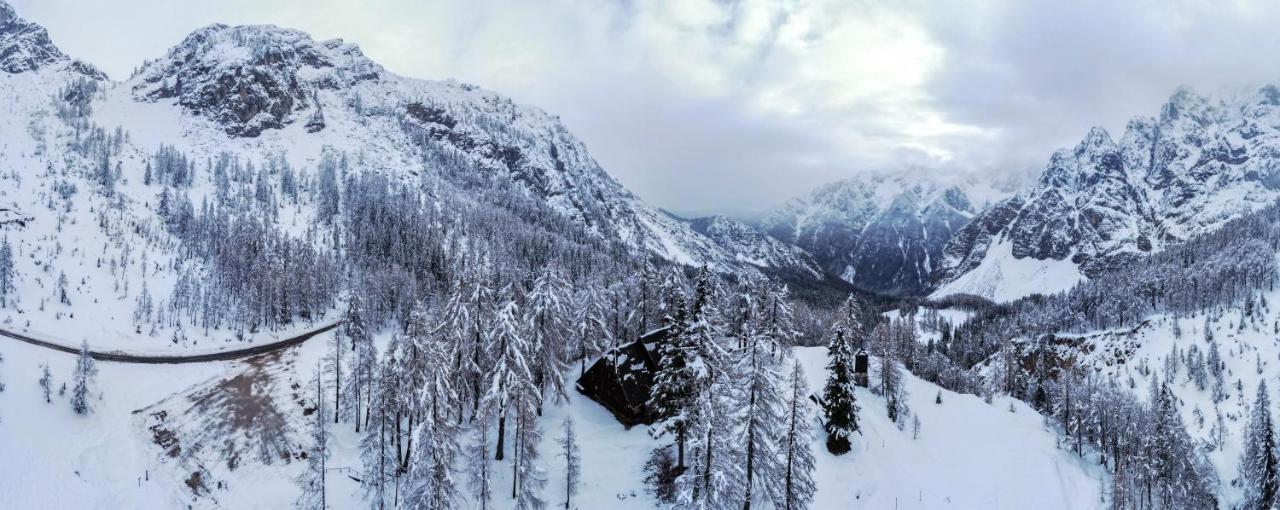 Отель Erjavceva Mountain Hut At Vrsic Pass Краньска Гора Экстерьер фото