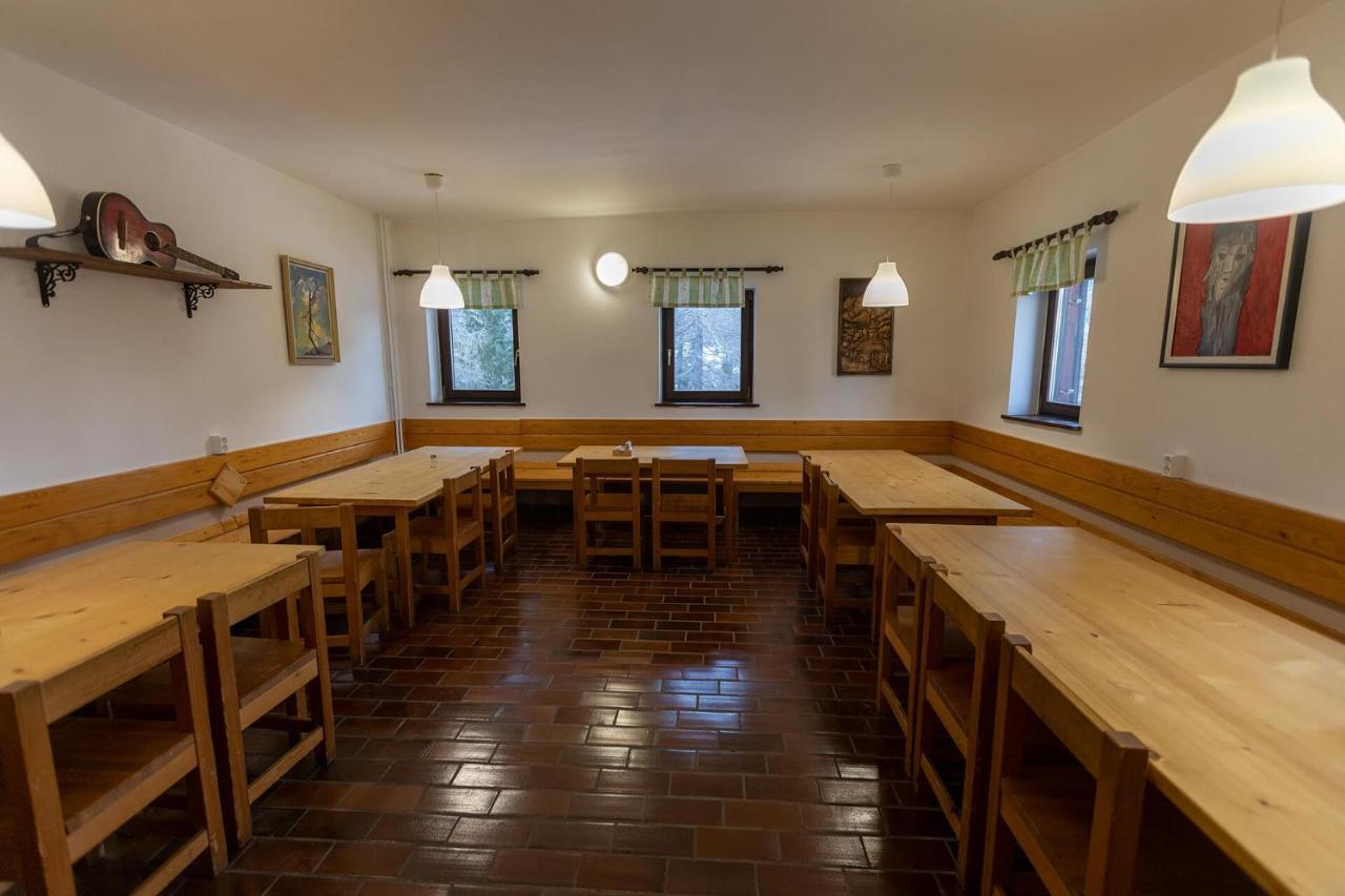Отель Erjavceva Mountain Hut At Vrsic Pass Краньска Гора Экстерьер фото