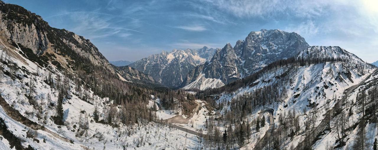 Отель Erjavceva Mountain Hut At Vrsic Pass Краньска Гора Экстерьер фото